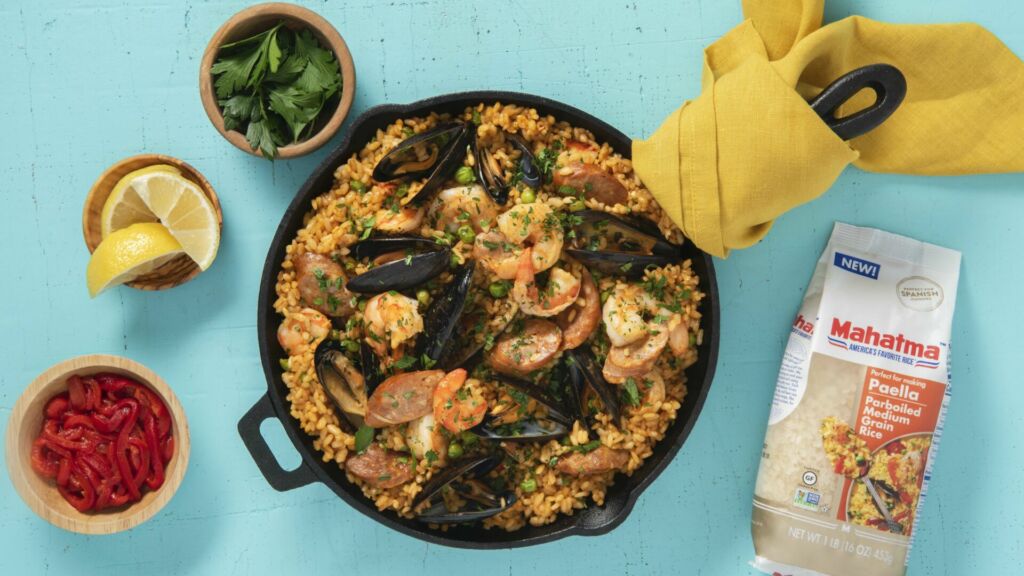 Traditional-Paella-Dish-with-Parboiled-Rice-Mussels-Shrimp-and-Spanish-Chorizo