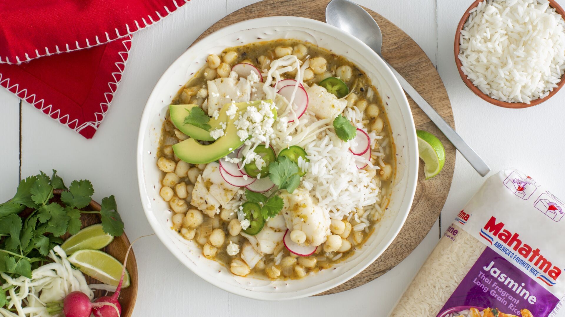 Pozole verde de pescado con arroz blanco | Arroz Mahatma®