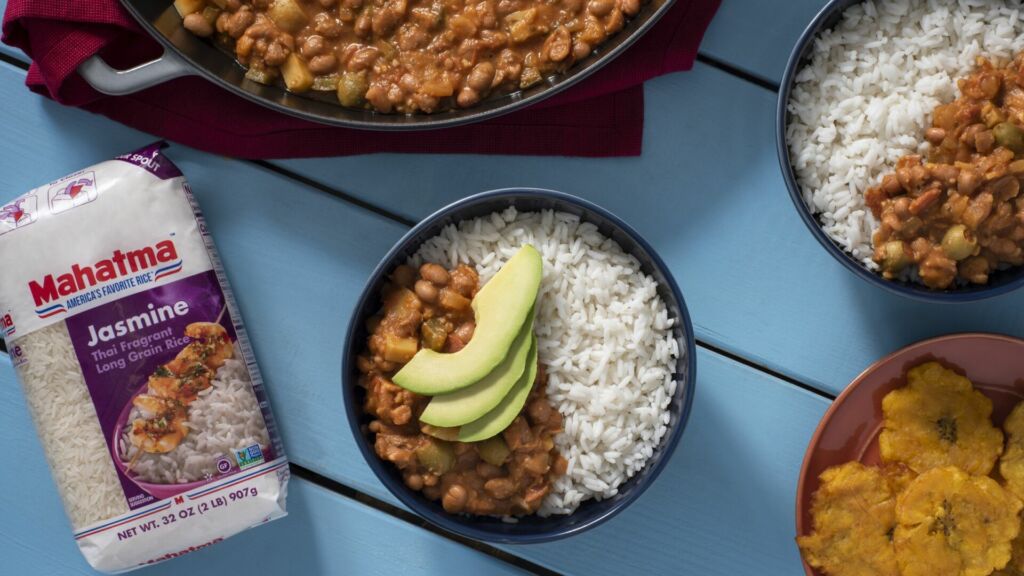 Arroz con habichuelas guisadas rice and beans dish