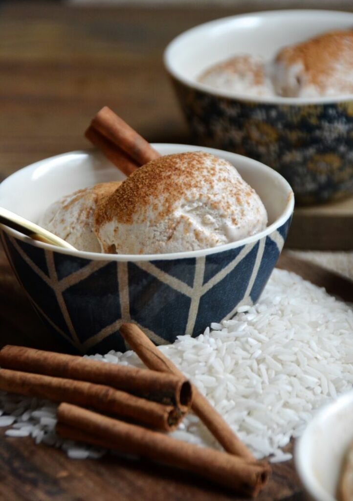 Horchata-inspired-ice-cream-scoops-with-cinnamon-and-sugar