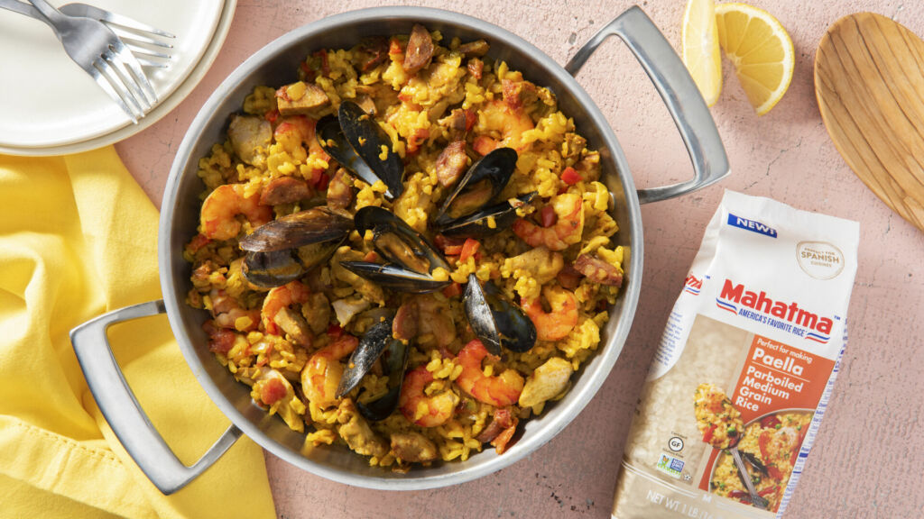 Mexican-inspired paella with seafood
