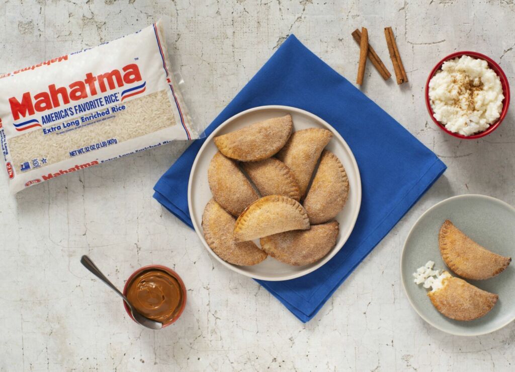 Sweet-empanadas-with-rice-pudding-dulce-de-leche-and-cinnamon