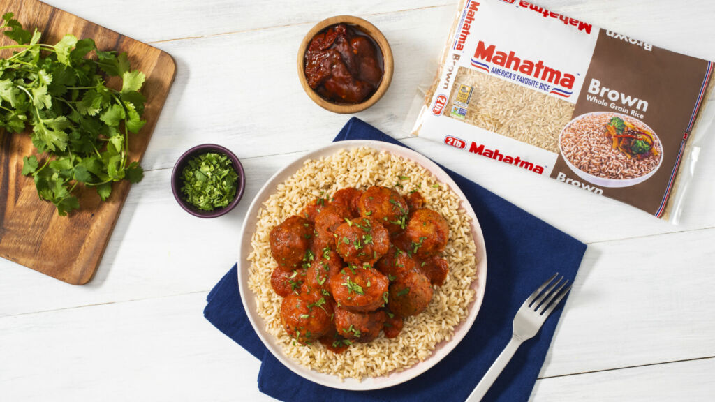 tuna-meatballs-with-chipotle-sauce-served-over-brown-rice